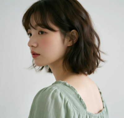 AI清新治愈电脑桌面壁纸 | 浅苔绿泡泡袖小衫清爽治愈女生8K超高清无水印套图