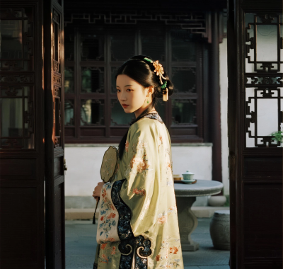 中式复古AI壁纸 | 庭院雅致高清AI人像
