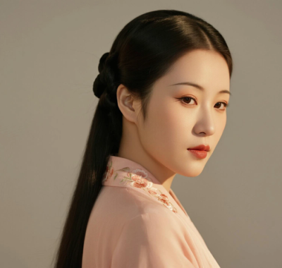 AI中式复古电脑桌面壁纸 | 浅粉绣花披肩旗袍柔美民国少女8K无水印套图